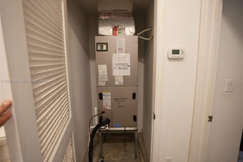 Townhouse in Lauderhill, Florida 3 bedrooms, 138.98 sq.m. № 2087175 - photo 25