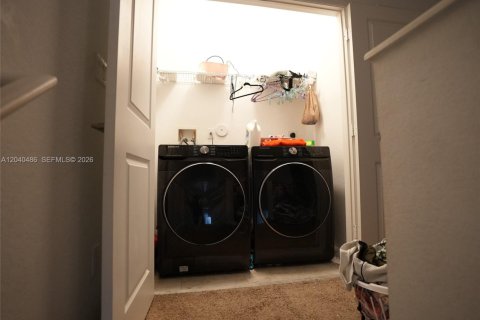 Townhouse in Lauderhill, Florida 3 bedrooms, 138.98 sq.m. № 2087175 - photo 15
