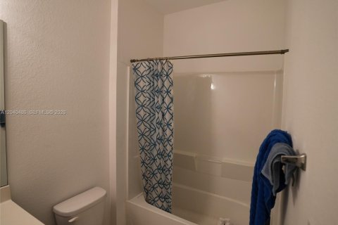 Townhouse in Lauderhill, Florida 3 bedrooms, 138.98 sq.m. № 2087175 - photo 22