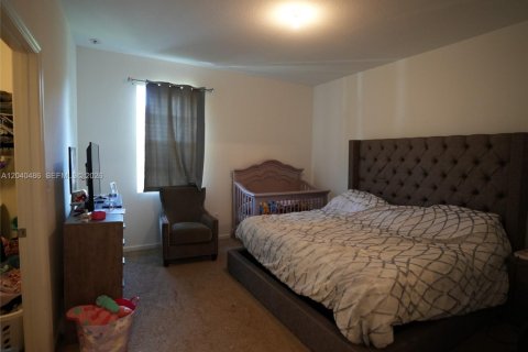Townhouse in Lauderhill, Florida 3 bedrooms, 138.98 sq.m. № 2087175 - photo 6