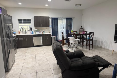 Townhouse in Lauderhill, Florida 3 bedrooms, 138.98 sq.m. № 2087175 - photo 4