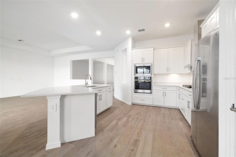 House in Lakewood Ranch, Florida 4 bedrooms, 208.57 sq.m. № 1903913 - photo 7