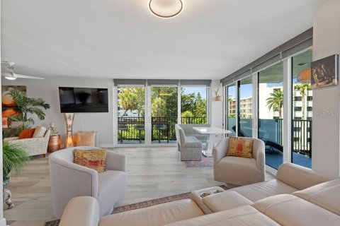 Condominio en venta en Clearwater, Florida, 2 dormitorios, 143.07 m2 № 1835088 - foto 12