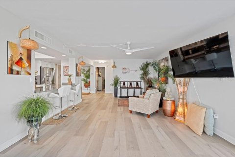Condominio en venta en Clearwater, Florida, 2 dormitorios, 143.07 m2 № 1835088 - foto 11