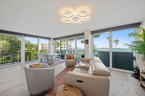Condominio en venta en Clearwater, Florida, 2 dormitorios, 143.07 m2 № 1835088 - foto 3