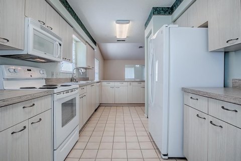 Casa en venta en Leesburg, Florida, 2 dormitorios, 151.62 m2 № 1918804 - foto 25
