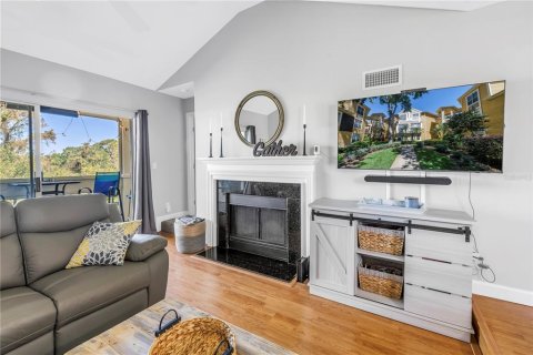 Condo in Saint Petersburg, Florida, 2 bedrooms  № 1906395 - photo 2