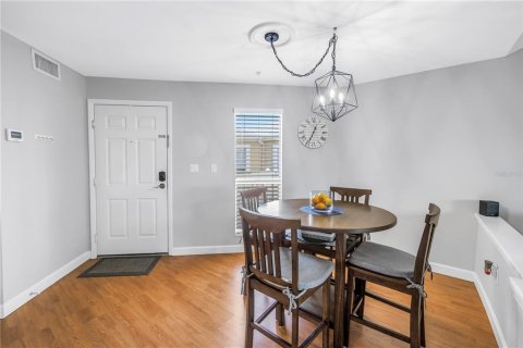 Condo in Saint Petersburg, Florida, 2 bedrooms  № 1906395 - photo 5