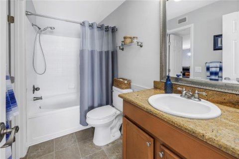 Condo in Saint Petersburg, Florida, 2 bedrooms  № 1906395 - photo 19