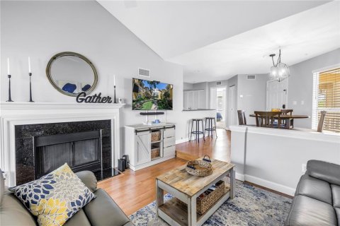 Condo in Saint Petersburg, Florida, 2 bedrooms  № 1906395 - photo 26