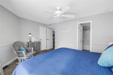 Condo in Saint Petersburg, Florida, 2 bedrooms  № 1906395 - photo 18