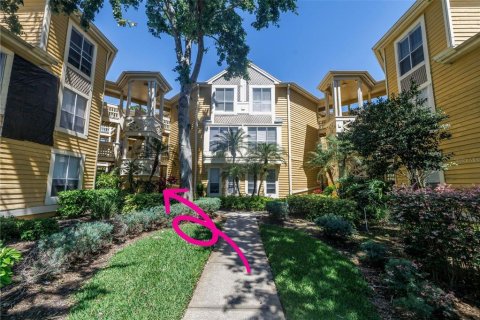 Condo in Saint Petersburg, Florida, 2 bedrooms  № 1906395 - photo 24