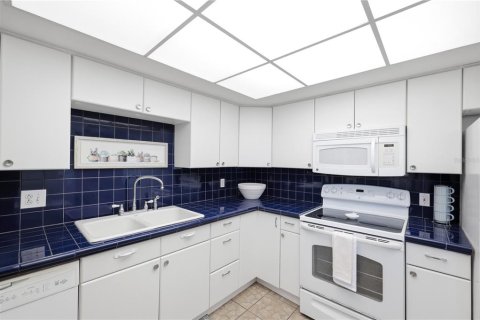 Condominio en venta en Saint Petersburg, Florida, 2 dormitorios, 149.11 m2 № 2237565 - foto 13