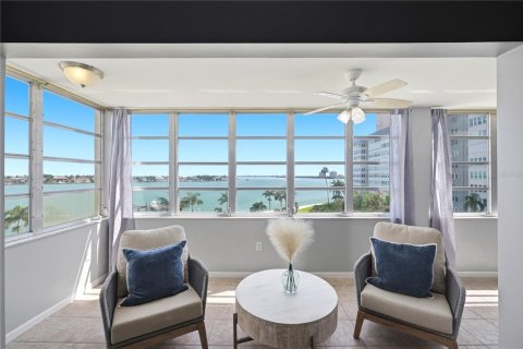 Condominio en venta en Saint Petersburg, Florida, 2 dormitorios, 149.11 m2 № 2237565 - foto 20