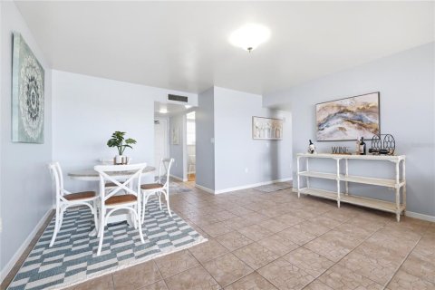 Condominio en venta en Saint Petersburg, Florida, 2 dormitorios, 149.11 m2 № 2237565 - foto 27
