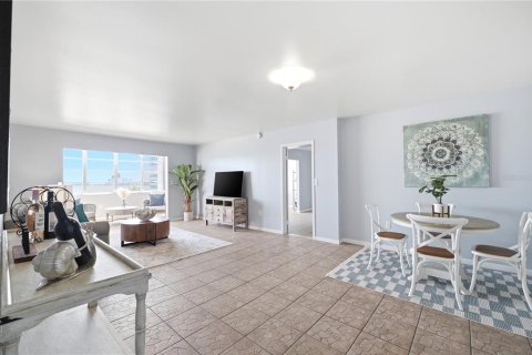 Condominio en venta en Saint Petersburg, Florida, 2 dormitorios, 149.11 m2 № 2237565 - foto 18