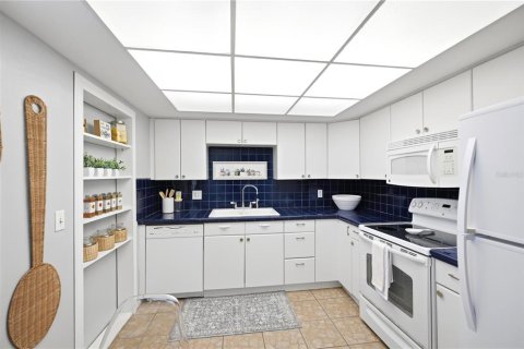 Condominio en venta en Saint Petersburg, Florida, 2 dormitorios, 149.11 m2 № 2237565 - foto 12