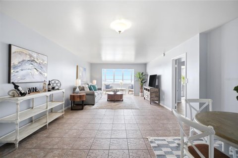 Condominio en venta en Saint Petersburg, Florida, 2 dormitorios, 149.11 m2 № 2237565 - foto 17