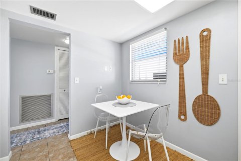 Condominio en venta en Saint Petersburg, Florida, 2 dormitorios, 149.11 m2 № 2237565 - foto 16
