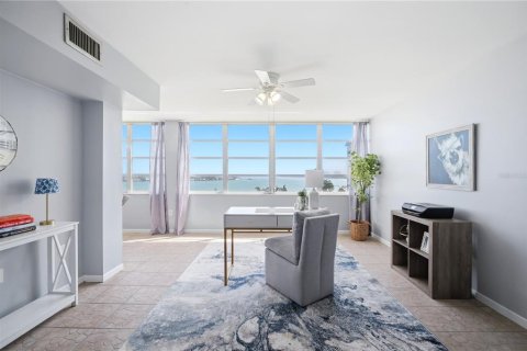 Condominio en venta en Saint Petersburg, Florida, 2 dormitorios, 149.11 m2 № 2237565 - foto 30