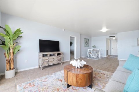 Condominio en venta en Saint Petersburg, Florida, 2 dormitorios, 149.11 m2 № 2237565 - foto 26