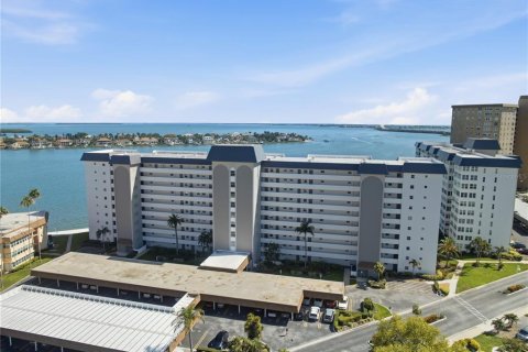 Condominio en venta en Saint Petersburg, Florida, 2 dormitorios, 149.11 m2 № 2237565 - foto 2