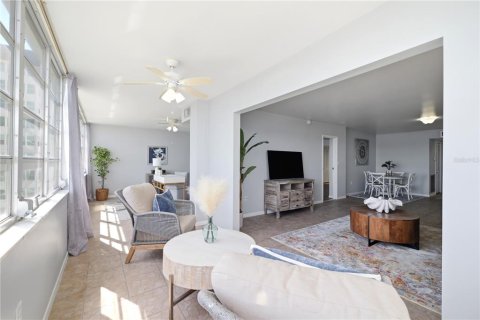 Condominio en venta en Saint Petersburg, Florida, 2 dormitorios, 149.11 m2 № 2237565 - foto 24