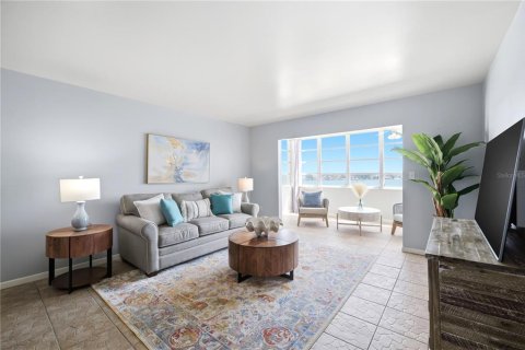 Condominio en venta en Saint Petersburg, Florida, 2 dormitorios, 149.11 m2 № 2237565 - foto 19