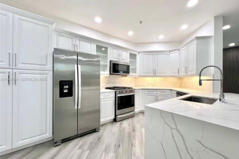 Снять в аренду кондоминиум в Санрайз, Флорида 3 спальни, 133.13м2, № 1986736 - фото 6