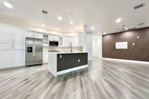 Снять в аренду кондоминиум в Санрайз, Флорида 3 спальни, 133.13м2, № 1986736 - фото 4