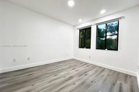 Снять в аренду кондоминиум в Санрайз, Флорида 3 спальни, 133.13м2, № 1986736 - фото 8