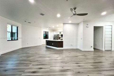 Снять в аренду кондоминиум в Санрайз, Флорида 3 спальни, 133.13м2, № 1986736 - фото 3