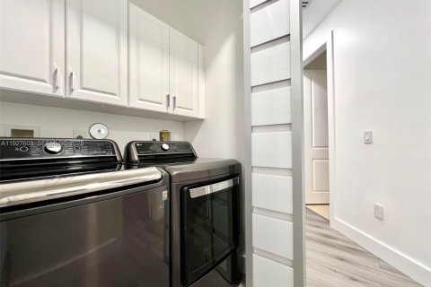 Снять в аренду кондоминиум в Санрайз, Флорида 3 спальни, 133.13м2, № 1986736 - фото 17