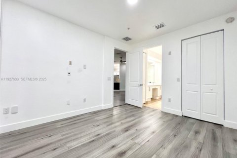 Снять в аренду кондоминиум в Санрайз, Флорида 3 спальни, 133.13м2, № 1986736 - фото 7