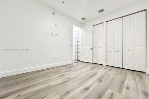 Снять в аренду кондоминиум в Санрайз, Флорида 3 спальни, 133.13м2, № 1986736 - фото 15