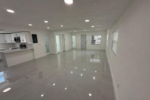 Casa en venta en Miami, Florida, 3 dormitorios, 118.17 m2 № 1953744 - foto 19