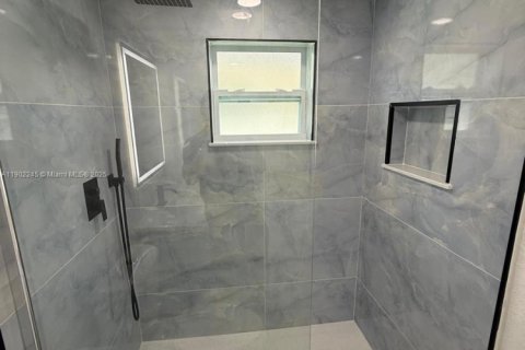 Casa en venta en Miami, Florida, 3 dormitorios, 118.17 m2 № 1953744 - foto 20