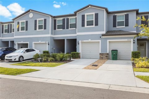 Townhouse in Zephyrhills, Florida 3 bedrooms, 151.8 sq.m. № 1854678 - photo 1