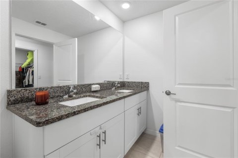 Townhouse in Zephyrhills, Florida 3 bedrooms, 151.8 sq.m. № 1854678 - photo 26