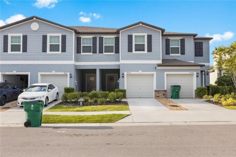 Townhouse in Zephyrhills, Florida 3 bedrooms, 151.8 sq.m. № 1854678 - photo 2