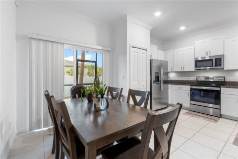 Townhouse in Zephyrhills, Florida 3 bedrooms, 151.8 sq.m. № 1854678 - photo 17