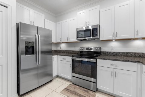 Townhouse in Zephyrhills, Florida 3 bedrooms, 151.8 sq.m. № 1854678 - photo 13