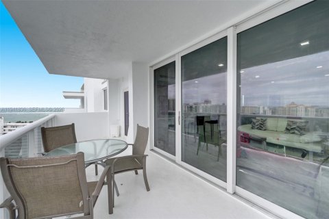 Condominio en venta en Fort Lauderdale, Florida, 1 dormitorio, 83.61 m2 № 1999741 - foto 23