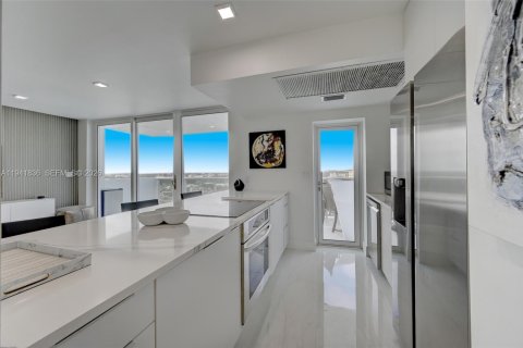 Condominio en venta en Fort Lauderdale, Florida, 1 dormitorio, 83.61 m2 № 1999741 - foto 9