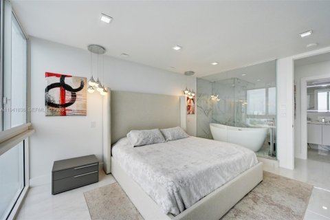 Condominio en venta en Fort Lauderdale, Florida, 1 dormitorio, 83.61 m2 № 1999741 - foto 15