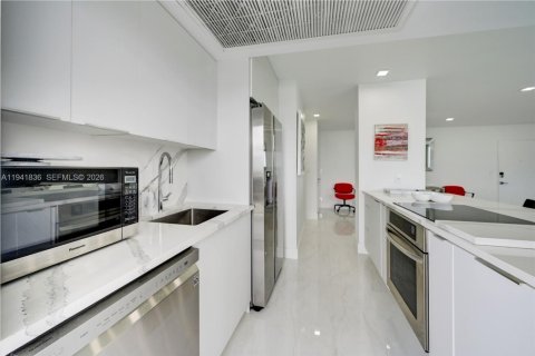 Condominio en venta en Fort Lauderdale, Florida, 1 dormitorio, 83.61 m2 № 1999741 - foto 11