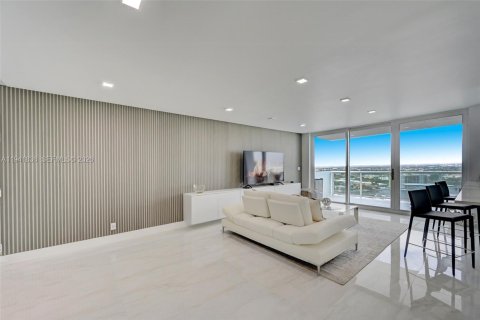 Condominio en venta en Fort Lauderdale, Florida, 1 dormitorio, 83.61 m2 № 1999741 - foto 6