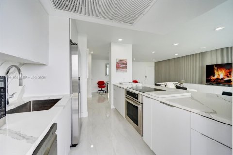 Condominio en venta en Fort Lauderdale, Florida, 1 dormitorio, 83.61 m2 № 1999741 - foto 12