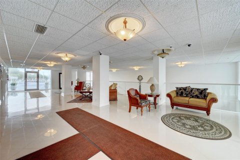 Condominio en venta en Fort Lauderdale, Florida, 1 dormitorio, 83.61 m2 № 1999741 - foto 24