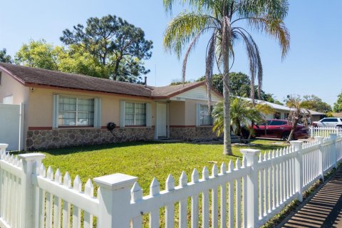 Villa ou maison à St. Lucie, Floride 3 chambres, 101.82 m2 № 2347039